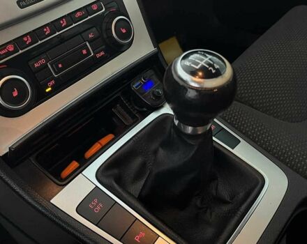 Сірий Фольксваген Пассат СС, об'ємом двигуна 1.6 л та пробігом 286 тис. км за 7000 $, фото 16 на Automoto.ua