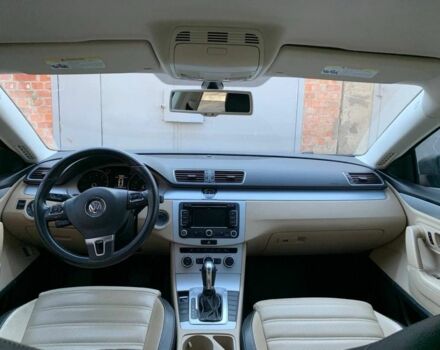 Сірий Фольксваген Пассат СС, об'ємом двигуна 2 л та пробігом 220 тис. км за 12000 $, фото 5 на Automoto.ua