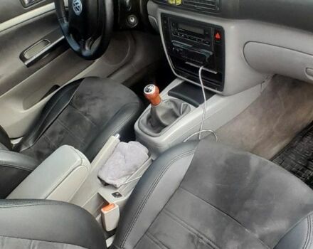 Серый Фольксваген Пассат СС, объемом двигателя 1.8 л и пробегом 385 тыс. км за 3500 $, фото 3 на Automoto.ua