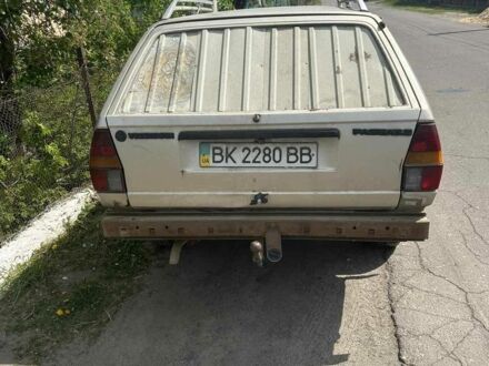 Серый Фольксваген Пассат СС, объемом двигателя 1.6 л и пробегом 200 тыс. км за 600 $, фото 1 на Automoto.ua