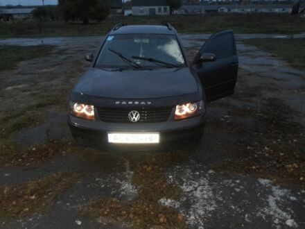 Серый Фольксваген Пассат СС, объемом двигателя 1.8 л и пробегом 385 тыс. км за 3500 $, фото 1 на Automoto.ua