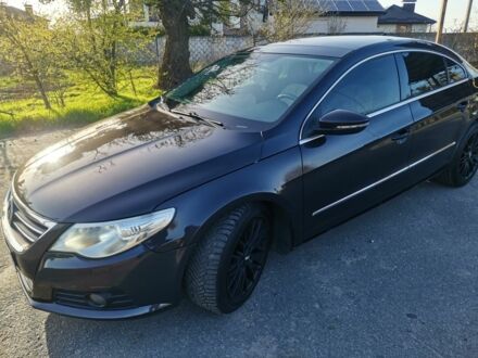 Серый Фольксваген Пассат СС, объемом двигателя 2 л и пробегом 380 тыс. км за 8350 $, фото 1 на Automoto.ua