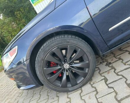 Синий Фольксваген Пассат СС, объемом двигателя 2 л и пробегом 285 тыс. км за 8500 $, фото 1 на Automoto.ua