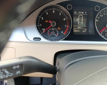 Синий Фольксваген Пассат СС, объемом двигателя 2 л и пробегом 128 тыс. км за 11350 $, фото 7 на Automoto.ua