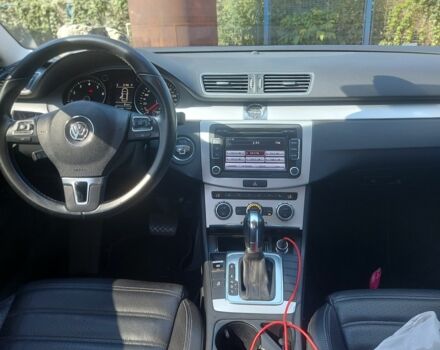 Синий Фольксваген Пассат СС, объемом двигателя 2 л и пробегом 140 тыс. км за 11500 $, фото 9 на Automoto.ua