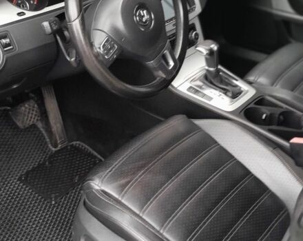 Синий Фольксваген Пассат СС, объемом двигателя 2 л и пробегом 250 тыс. км за 7200 $, фото 8 на Automoto.ua