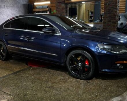 Синий Фольксваген Пассат СС, объемом двигателя 2 л и пробегом 241 тыс. км за 7000 $, фото 1 на Automoto.ua