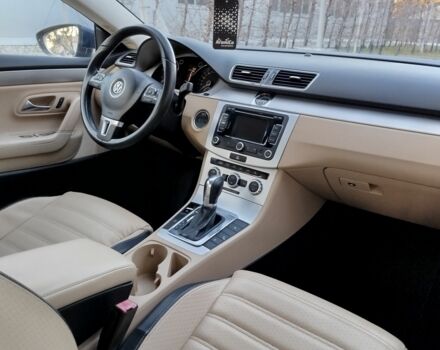 Синій Фольксваген Пассат СС, об'ємом двигуна 2 л та пробігом 160 тис. км за 9500 $, фото 17 на Automoto.ua