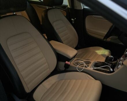 Синий Фольксваген Пассат СС, объемом двигателя 2 л и пробегом 180 тыс. км за 11225 $, фото 6 на Automoto.ua