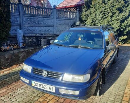 Синий Фольксваген Пассат СС, объемом двигателя 2 л и пробегом 300 тыс. км за 2100 $, фото 1 на Automoto.ua