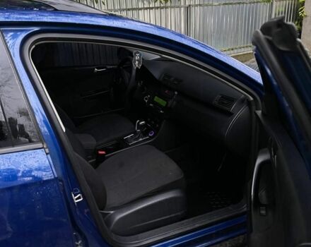 Синий Фольксваген Пассат СС, объемом двигателя 2 л и пробегом 284 тыс. км за 5200 $, фото 5 на Automoto.ua