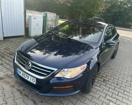 Синий Фольксваген Пассат СС, объемом двигателя 2 л и пробегом 285 тыс. км за 8500 $, фото 1 на Automoto.ua