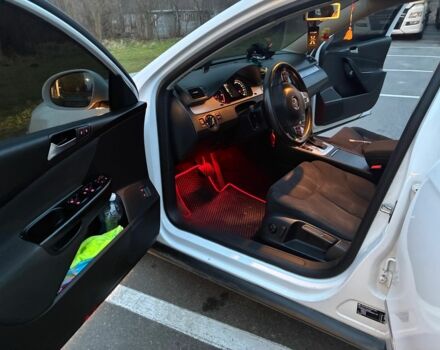 Білий Фольксваген Пассат Варіант, об'ємом двигуна 2 л та пробігом 360 тис. км за 8600 $, фото 9 на Automoto.ua