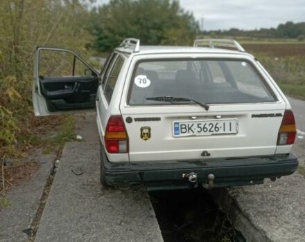 Білий Фольксваген Пассат Варіант, об'ємом двигуна 2.2 л та пробігом 100 тис. км за 600 $, фото 4 на Automoto.ua