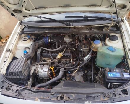 Белый Фольксваген Пассат Вариант, объемом двигателя 1.6 л и пробегом 500 тыс. км за 1600 $, фото 1 на Automoto.ua