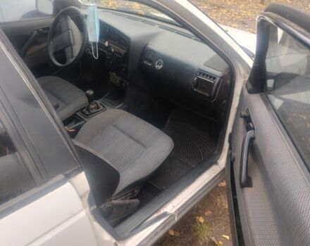 Білий Фольксваген Пассат Варіант, об'ємом двигуна 1.8 л та пробігом 255 тис. км за 925 $, фото 5 на Automoto.ua