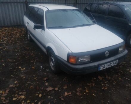 Білий Фольксваген Пассат Варіант, об'ємом двигуна 1.8 л та пробігом 255 тис. км за 925 $, фото 1 на Automoto.ua