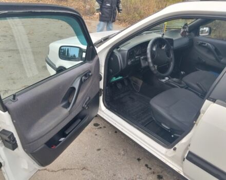 Білий Фольксваген Пассат Варіант, об'ємом двигуна 1.8 л та пробігом 531 тис. км за 2000 $, фото 9 на Automoto.ua