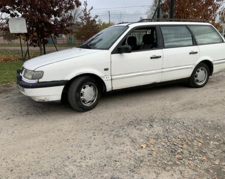 Белый Фольксваген Пассат Вариант, объемом двигателя 1.8 л и пробегом 230 тыс. км за 1200 $, фото 1 на Automoto.ua