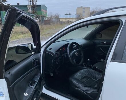 Білий Фольксваген Пассат Варіант, об'ємом двигуна 1.6 л та пробігом 297 тис. км за 3300 $, фото 5 на Automoto.ua