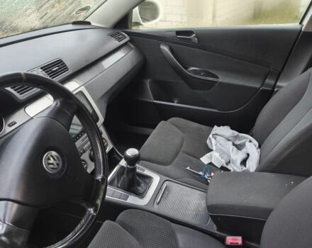 Белый Фольксваген Пассат Вариант, объемом двигателя 2 л и пробегом 300 тыс. км за 2700 $, фото 4 на Automoto.ua