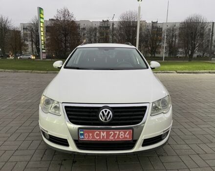 Белый Фольксваген Пассат Вариант, объемом двигателя 2 л и пробегом 273 тыс. км за 4999 $, фото 2 на Automoto.ua