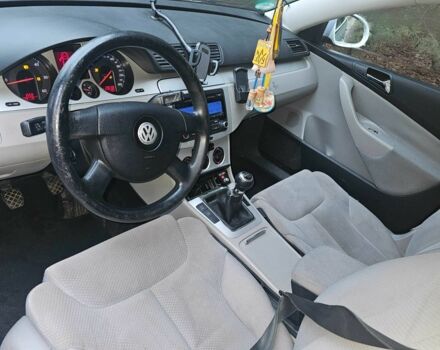 Белый Фольксваген Пассат Вариант, объемом двигателя 2 л и пробегом 290 тыс. км за 6500 $, фото 4 на Automoto.ua