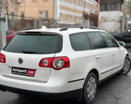Білий Фольксваген Пассат Варіант, об'ємом двигуна 2 л та пробігом 238 тис. км за 6490 $, фото 5 на Automoto.ua