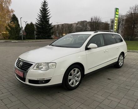 Белый Фольксваген Пассат Вариант, объемом двигателя 2 л и пробегом 273 тыс. км за 4999 $, фото 3 на Automoto.ua