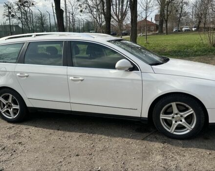 Белый Фольксваген Пассат Вариант, объемом двигателя 2 л и пробегом 400 тыс. км за 6000 $, фото 4 на Automoto.ua