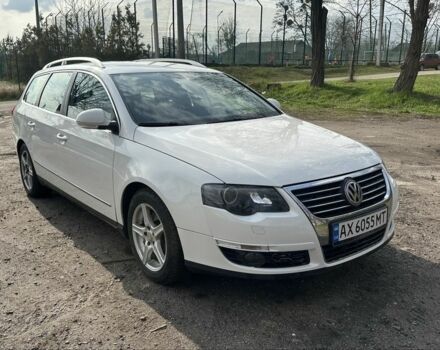 Белый Фольксваген Пассат Вариант, объемом двигателя 2 л и пробегом 400 тыс. км за 6000 $, фото 3 на Automoto.ua