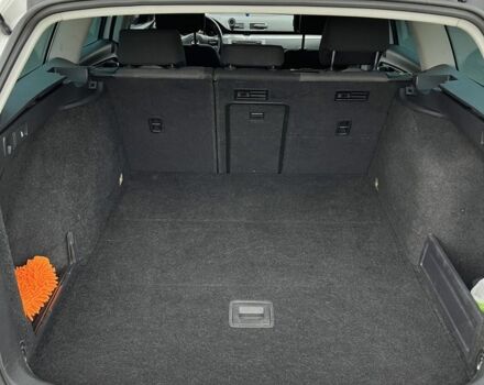 Фольксваген Пассат Вариант 2011 в Львове на Automoto.ua Белый Фольксваген Пассат Вариант, объемом двигателя 2 л и пробегом 221 тыс. км за 7800 $, фото 9 на Automoto.ua