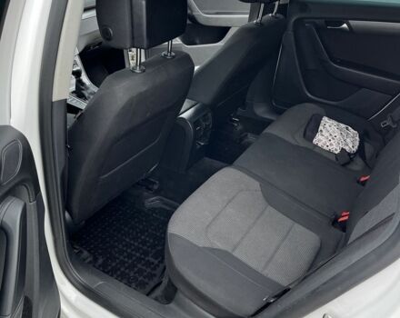 Фольксваген Пассат Вариант 2011 в Львове на Automoto.ua Белый Фольксваген Пассат Вариант, объемом двигателя 2 л и пробегом 221 тыс. км за 7800 $, фото 12 на Automoto.ua