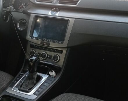 Белый Фольксваген Пассат Вариант, объемом двигателя 2 л и пробегом 330 тыс. км за 10499 $, фото 3 на Automoto.ua