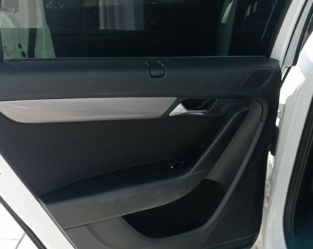 Белый Фольксваген Пассат Вариант, объемом двигателя 2 л и пробегом 330 тыс. км за 10499 $, фото 4 на Automoto.ua