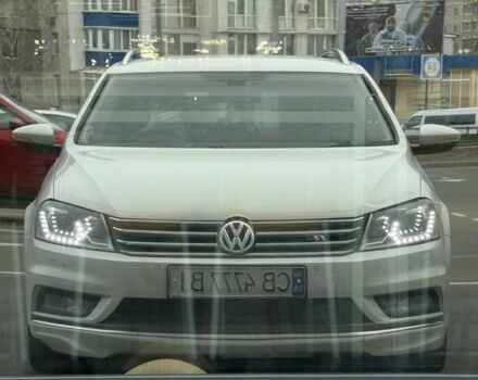 Белый Фольксваген Пассат Вариант, объемом двигателя 2 л и пробегом 320 тыс. км за 11111 $, фото 10 на Automoto.ua