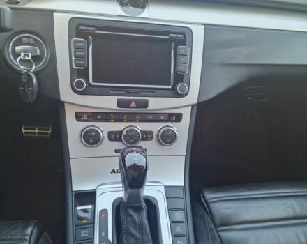 Білий Фольксваген Пассат Варіант, об'ємом двигуна 2 л та пробігом 242 тис. км за 15600 $, фото 17 на Automoto.ua