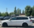 Белый Фольксваген Пассат Вариант, объемом двигателя 2 л и пробегом 180 тыс. км за 11464 $, фото 6 на Automoto.ua