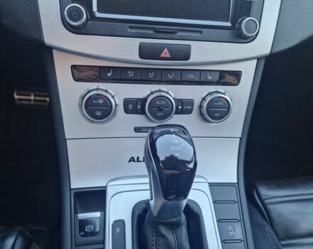 Білий Фольксваген Пассат Варіант, об'ємом двигуна 2 л та пробігом 242 тис. км за 15600 $, фото 14 на Automoto.ua