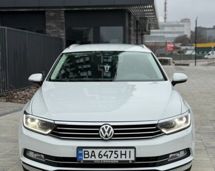 Белый Фольксваген Пассат Вариант, объемом двигателя 2 л и пробегом 256 тыс. км за 14999 $, фото 4 на Automoto.ua