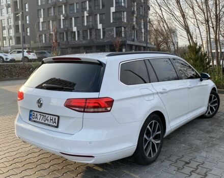 Белый Фольксваген Пассат Вариант, объемом двигателя 2 л и пробегом 245 тыс. км за 15900 $, фото 2 на Automoto.ua