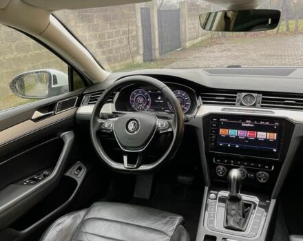 Белый Фольксваген Пассат Вариант, объемом двигателя 2 л и пробегом 275 тыс. км за 16000 $, фото 11 на Automoto.ua