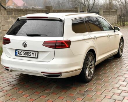 Белый Фольксваген Пассат Вариант, объемом двигателя 2 л и пробегом 275 тыс. км за 16000 $, фото 2 на Automoto.ua