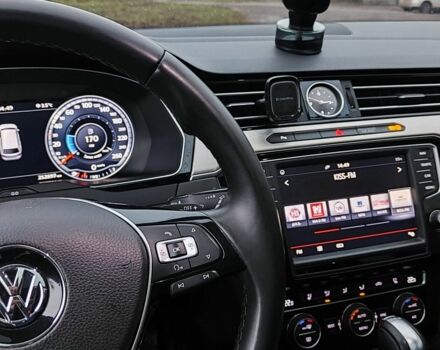 Білий Фольксваген Пассат Варіант, об'ємом двигуна 2 л та пробігом 252 тис. км за 16500 $, фото 5 на Automoto.ua