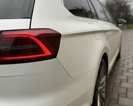 Белый Фольксваген Пассат Вариант, объемом двигателя 2 л и пробегом 275 тыс. км за 16000 $, фото 4 на Automoto.ua