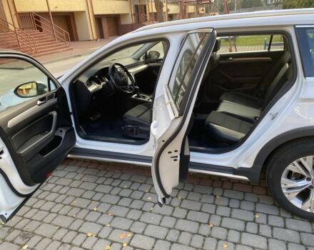 Білий Фольксваген Пассат Варіант, об'ємом двигуна 2 л та пробігом 250 тис. км за 16950 $, фото 3 на Automoto.ua