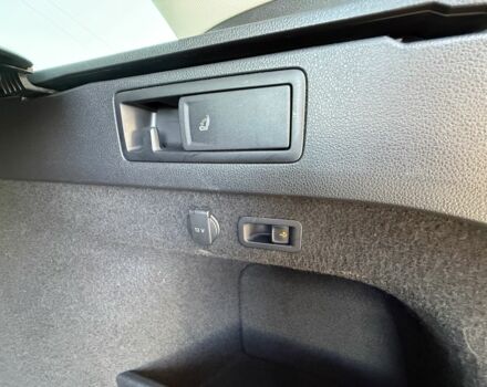 Білий Фольксваген Пассат Варіант, об'ємом двигуна 2 л та пробігом 195 тис. км за 16750 $, фото 9 на Automoto.ua