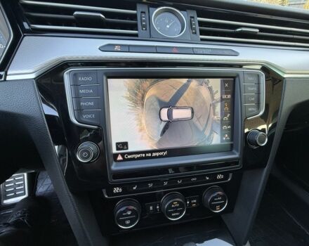 Білий Фольксваген Пассат Варіант, об'ємом двигуна 2 л та пробігом 195 тис. км за 16750 $, фото 7 на Automoto.ua