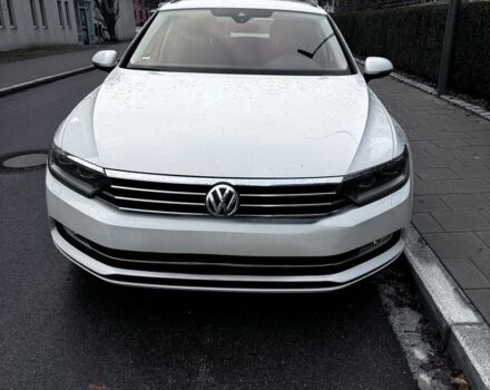Білий Фольксваген Пассат Варіант, об'ємом двигуна 2 л та пробігом 236 тис. км за 12500 $, фото 4 на Automoto.ua