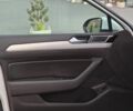 Білий Фольксваген Пассат Варіант, об'ємом двигуна 2 л та пробігом 256 тис. км за 14058 $, фото 14 на Automoto.ua